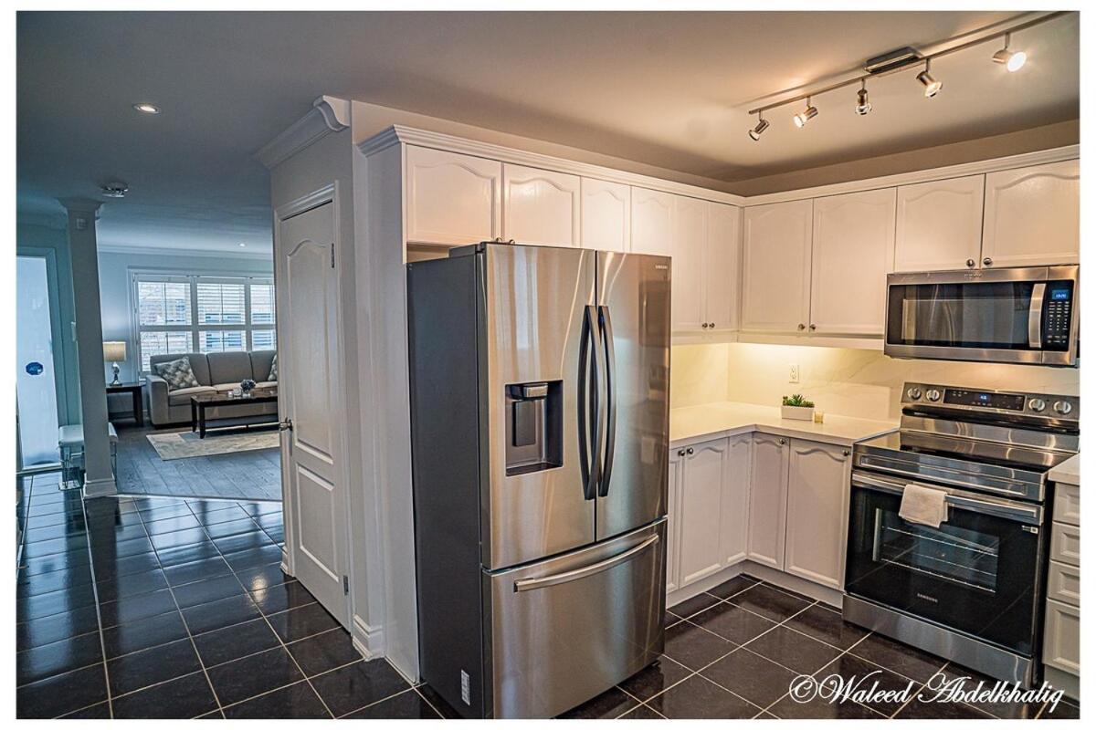Sunroom House - 4 Bedrooms Mississauga Zewnętrze zdjęcie
